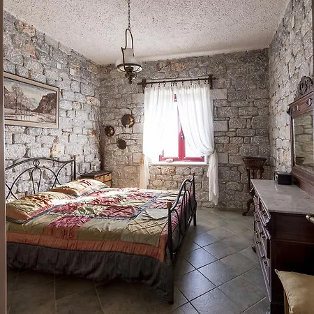 Sophia Mina Green Villa Mina