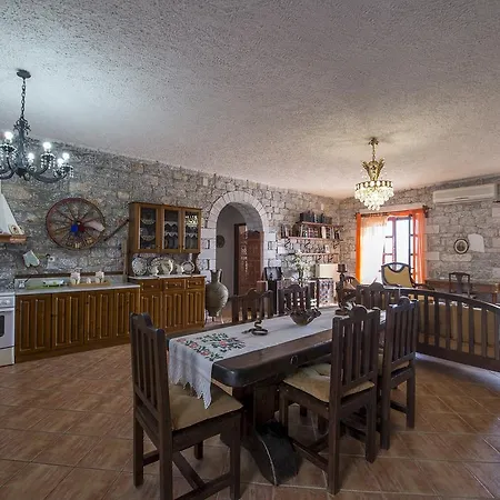 Sophia Mina Green Villa